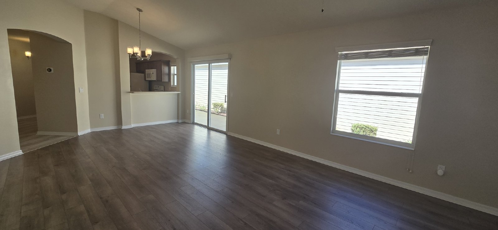 2577 Lindewood St property image