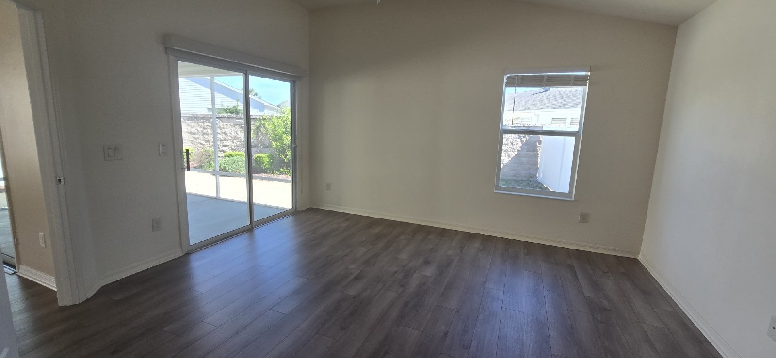 2577 Lindewood St property image