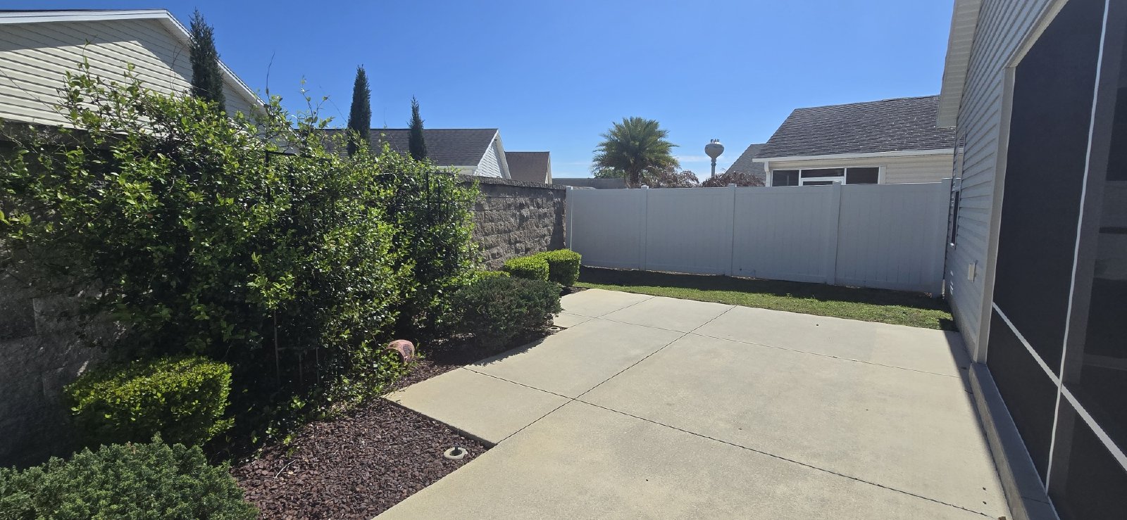 2577 Lindewood St property image