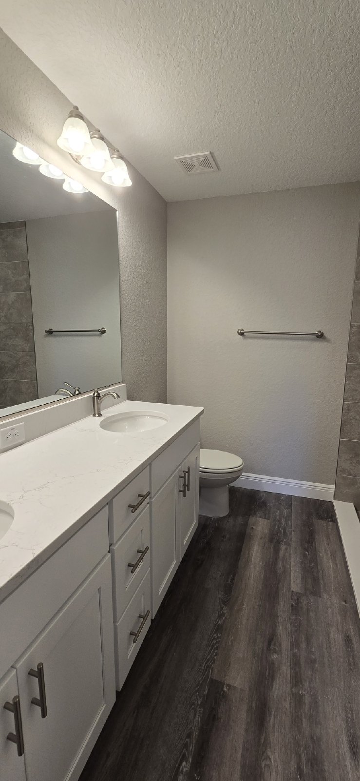 211 Oak Lane Circle property image